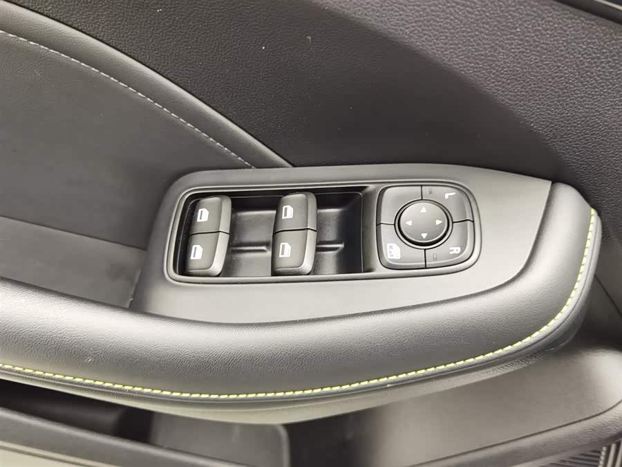 Roewe i5 2022 car image #10