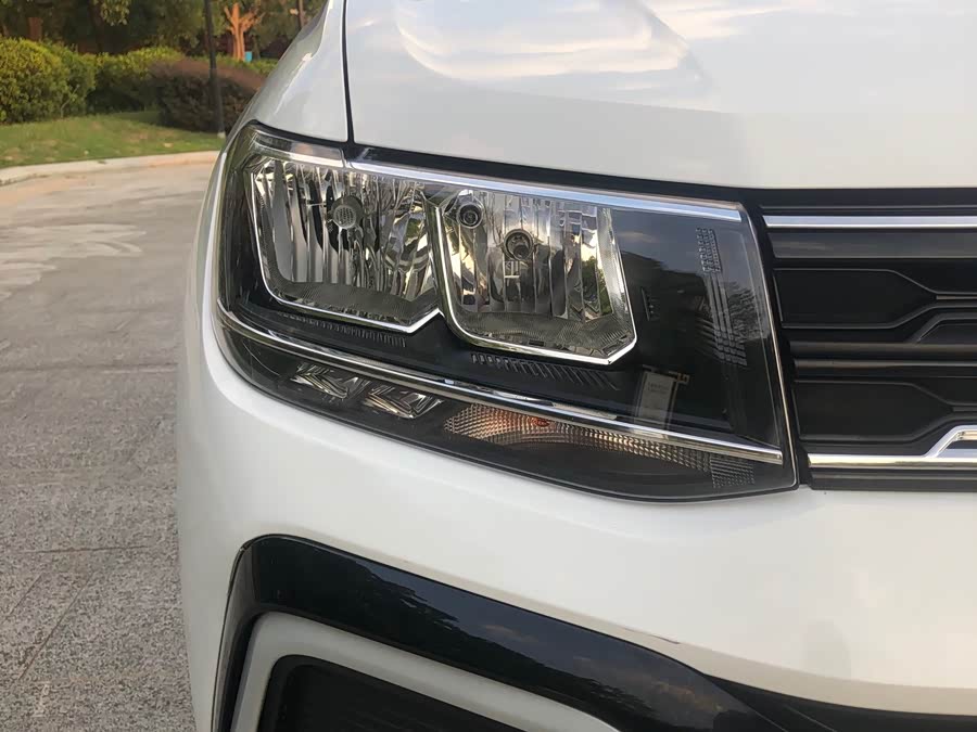 Volkswagen T-Cross 2023 #10 Volkswagen T-Cross 2023 car image #10