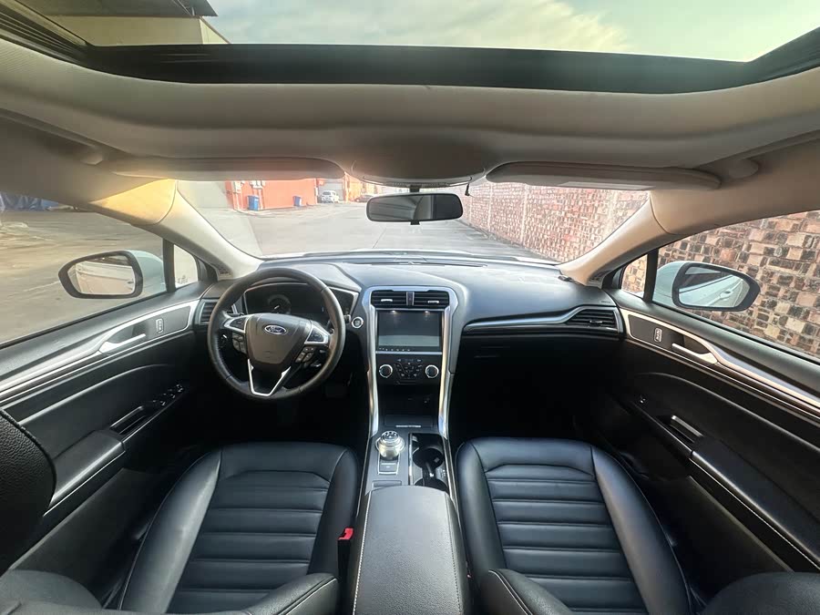 Ford Mondeo 2020 car image #10