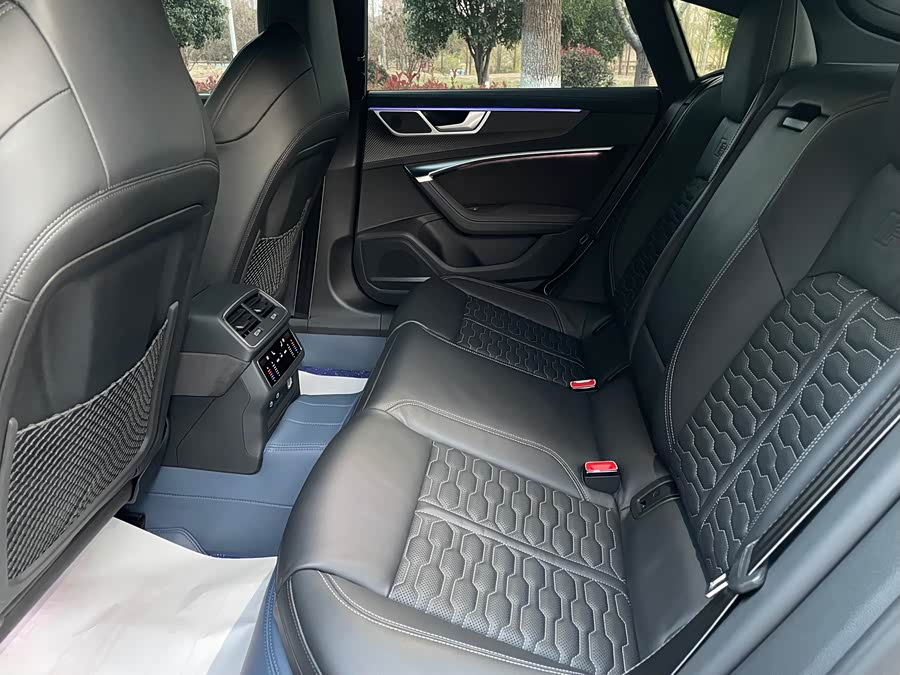 Audi RS 7 2021 car image #10