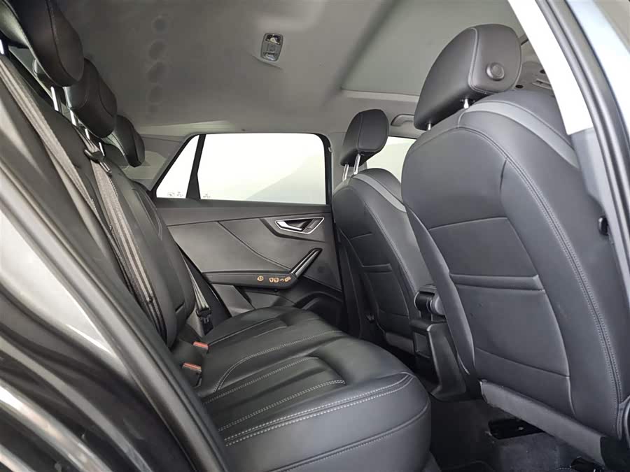 Audi Q2L 2021 car image #10