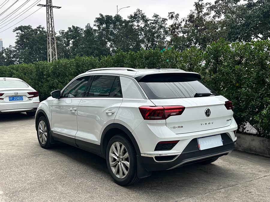 Volkswagen T-Roc 2021 car image #10