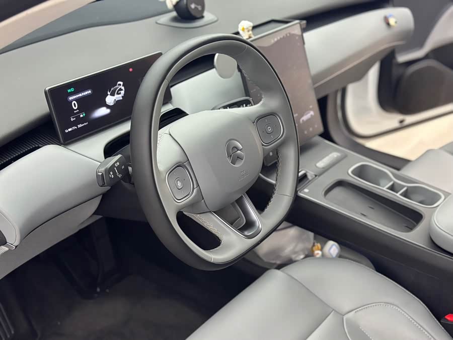 NIO ET5 2023 car image #10