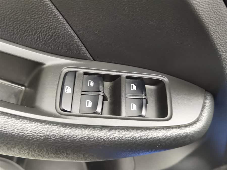 MG ZS 2017 car image #10