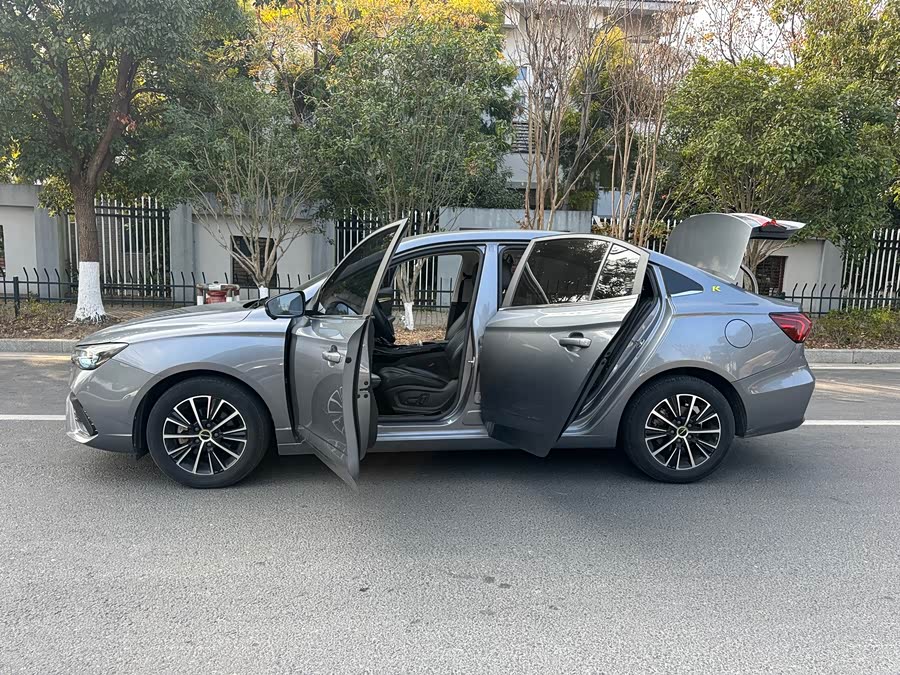 Roewe i5 2021 car image #10