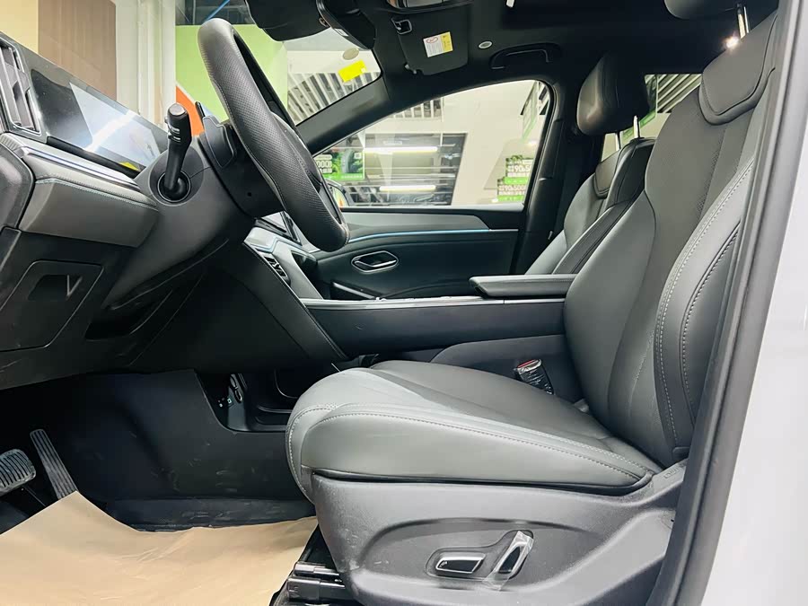 BYD SongL DM-i 2025 car image #10