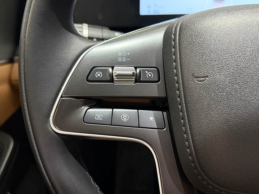 BYD SongL DM-i 2024 car image #10