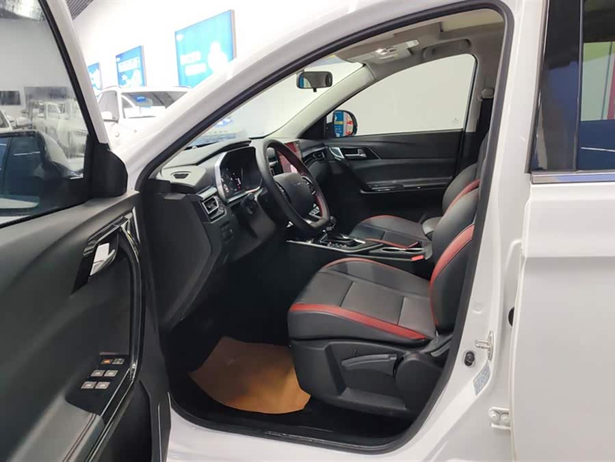 Forthing T5 2023 immagine di auto #10