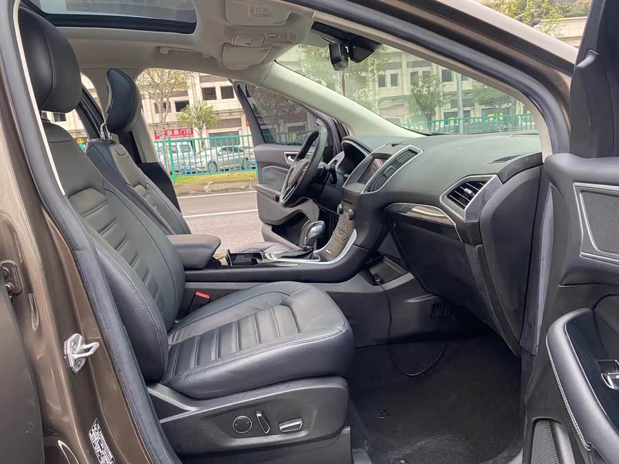 Ford Edge 2015 car image #10