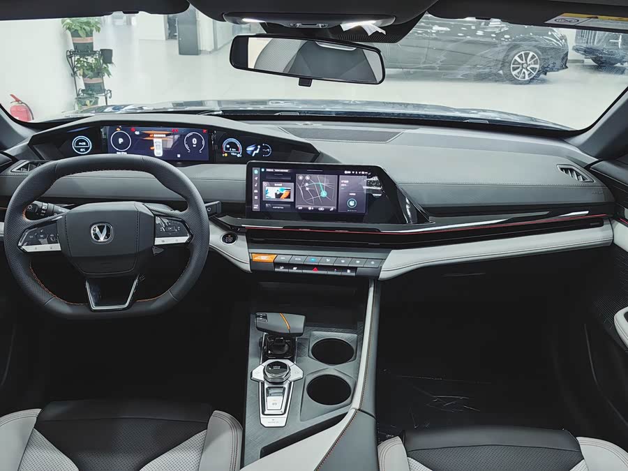 Changan UNI-V iDD 2025 #10 Changan UNI-V iDD 2025 car image #10