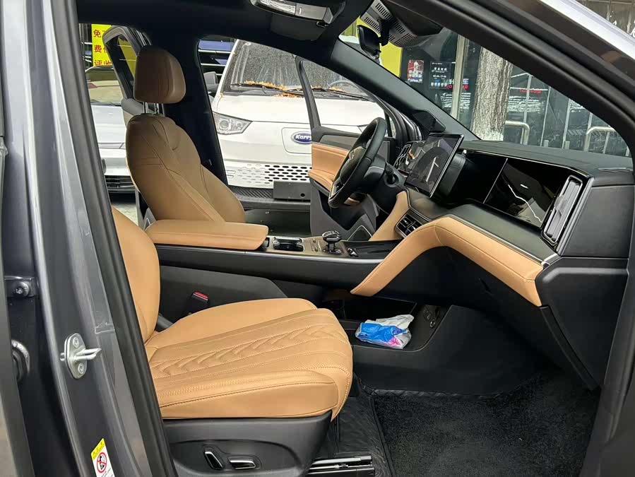BYD SongL DM-i 2025 car image #10