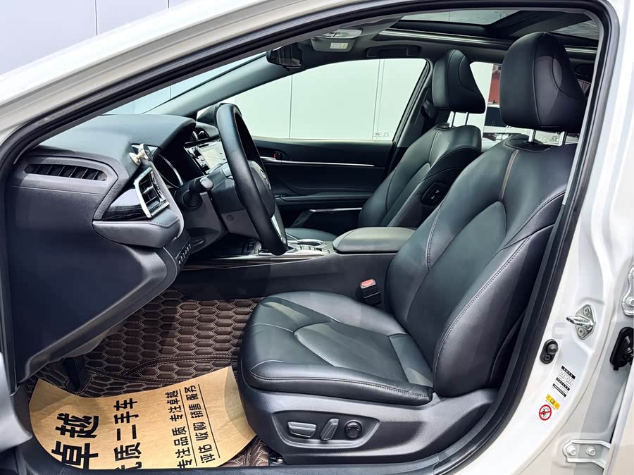 Toyota Camry 2018 car image #10