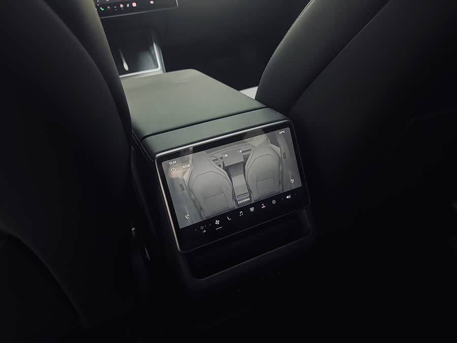 特斯拉 Model Y L 2025 汽车图片 #10