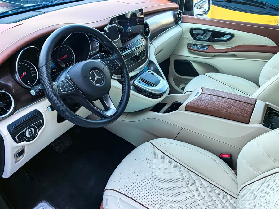 Mercedes-Benz V Class 2021 car image #10