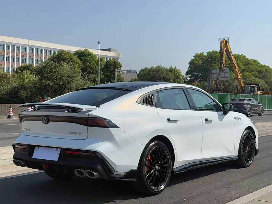 Changan UNI-V 2023 car image #10