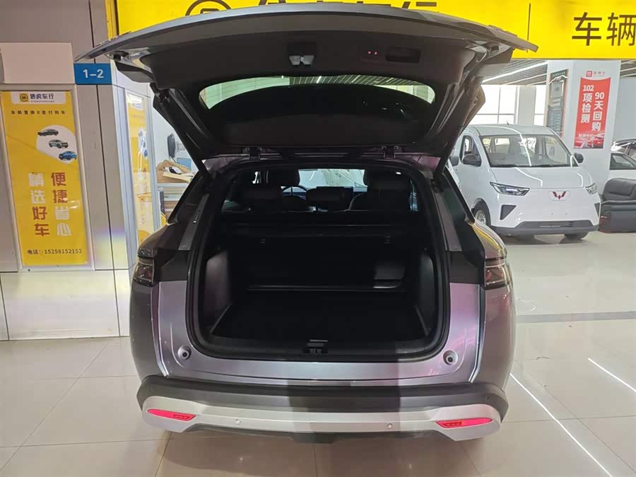 BYD SongL DM-i 2025 car image #10