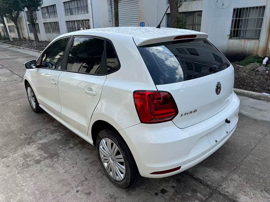Volkswagen Polo 2018 car image #10