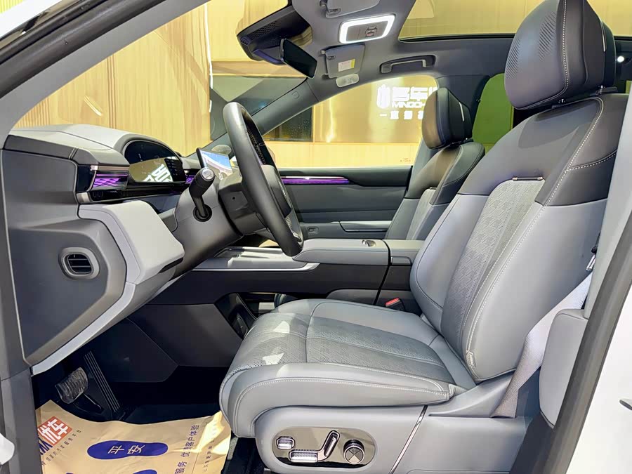 Zeekr 7X 2024 car image #10
