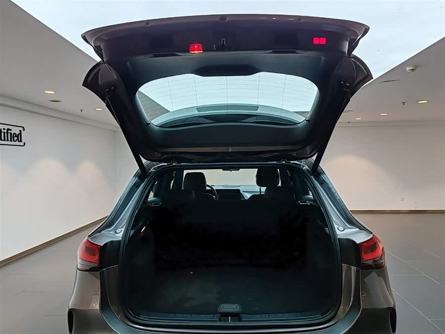 Mercedes-Benz EQA Class 2022 immagine di auto #10