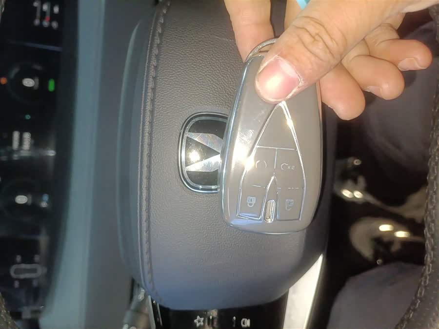 Changan UNI-K iDD 2023 car image #10