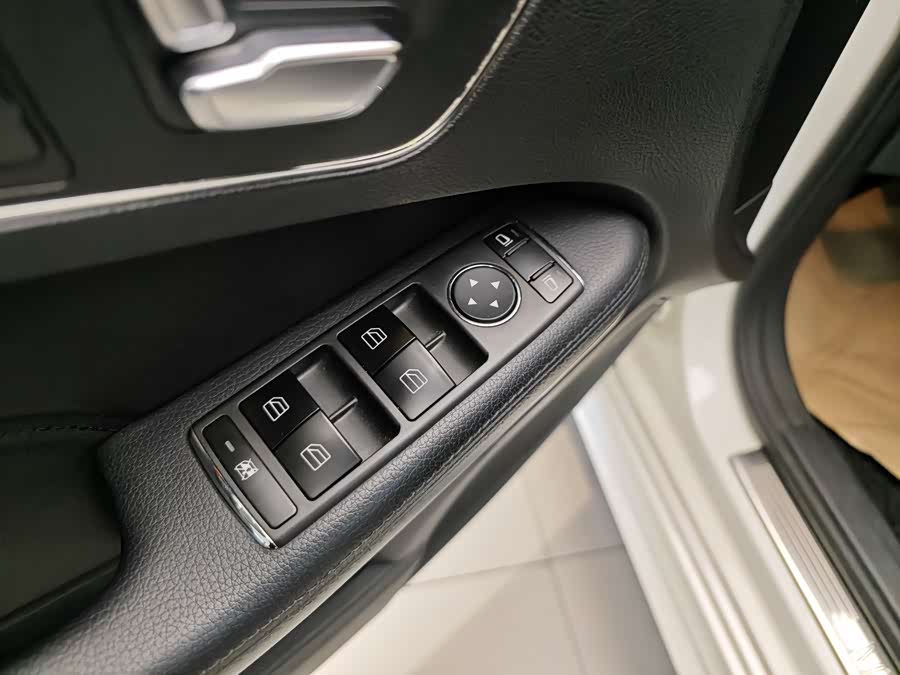 Mercedes-Benz E Class 2015 #10 Mercedes-Benz E Class 2015 car image #10