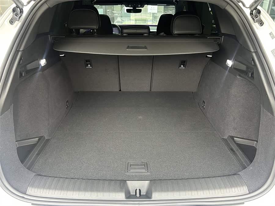 Audi Q6L e-tron 2025 car image #10