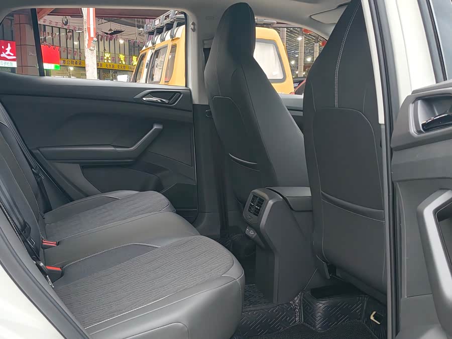 Volkswagen T-Cross 2021 #10 Volkswagen T-Cross 2021 car image #10