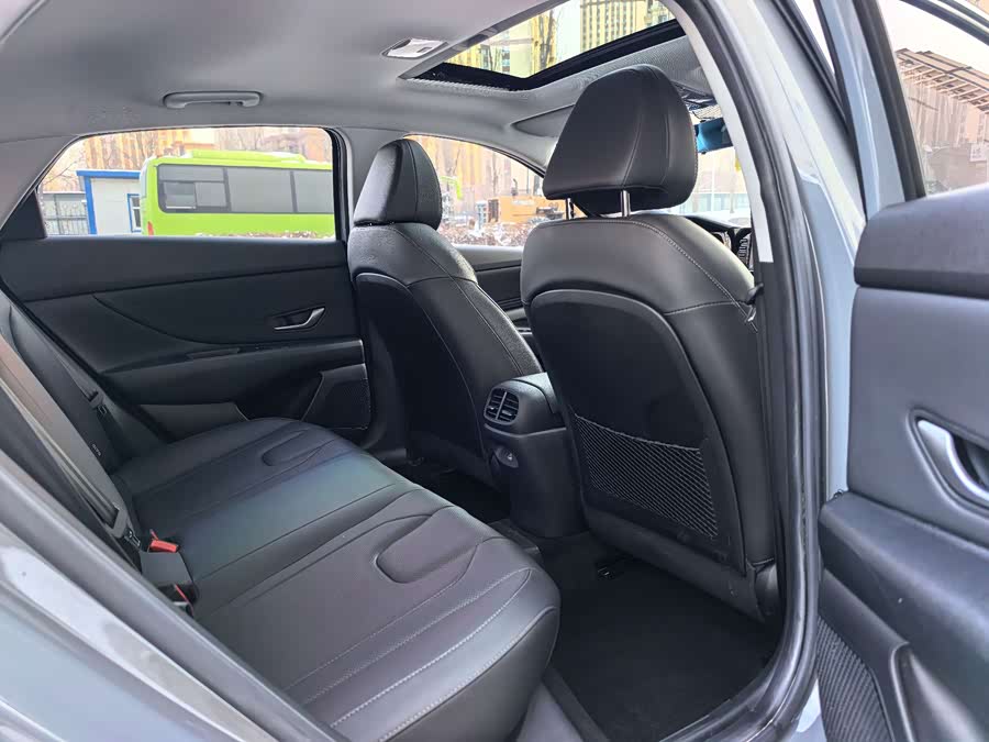 Hyundai Elantra 2022 car image #10