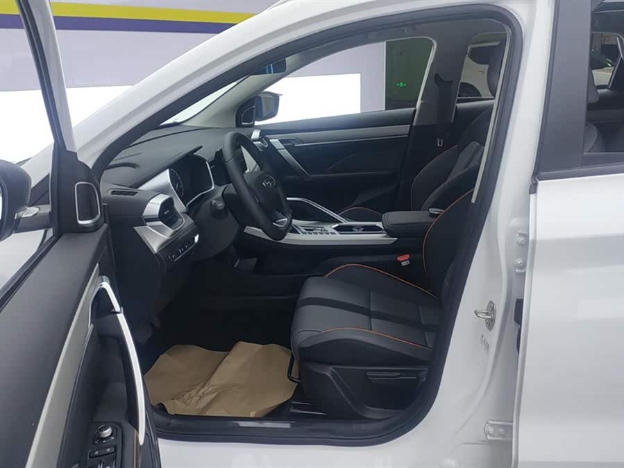 GEELY Coolray 2025 car image #10