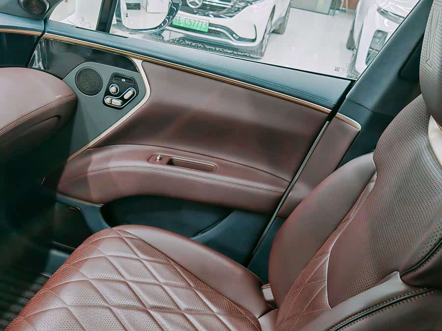 Avatr 11 2024 car image #10