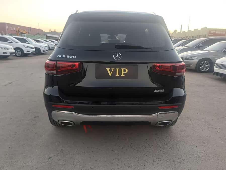 Mercedes-Benz GLB Class 2023 #10 Mercedes-Benz GLB Class 2023 car image #10