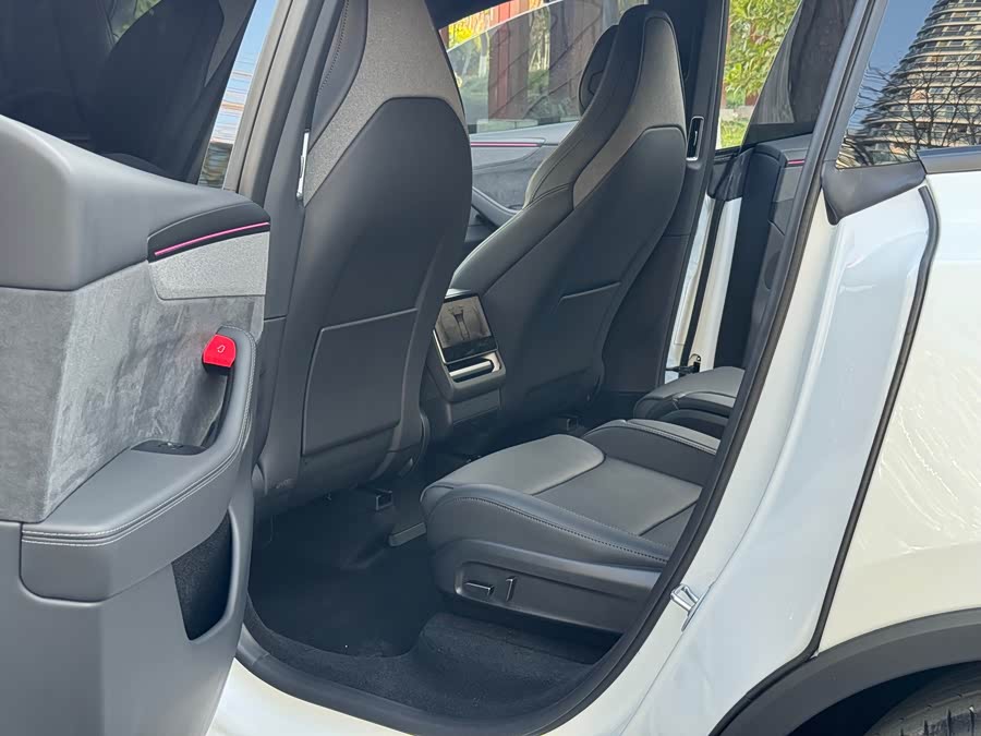 特斯拉 Model Y L 2025 汽车图片 #10