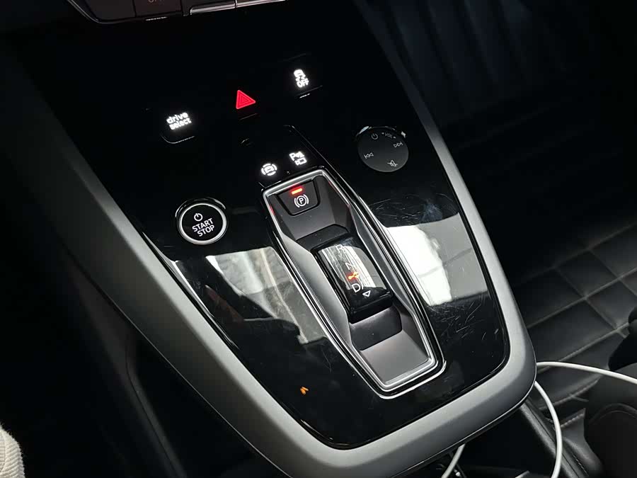 Audi Q5 e-tron 2024 #10 Audi Q5 e-tron 2024 immagine di auto #10