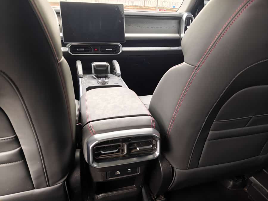 Jetour Traveller 2024 car image #10