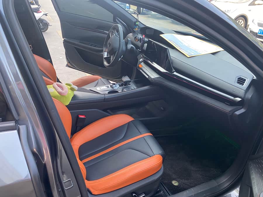Changan UNI-V 2024 car image #10