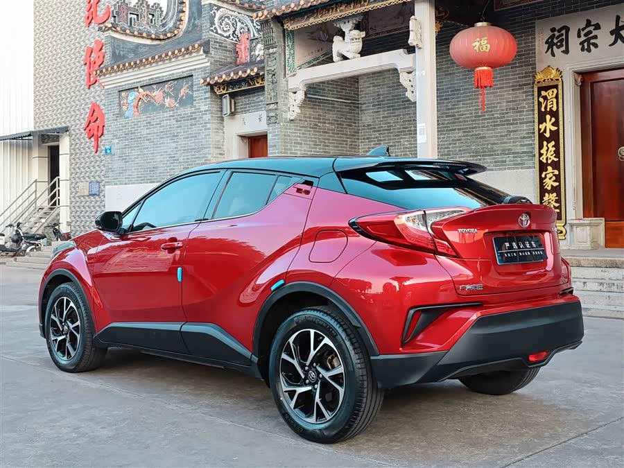 Toyota C-HR 2018 car image #10
