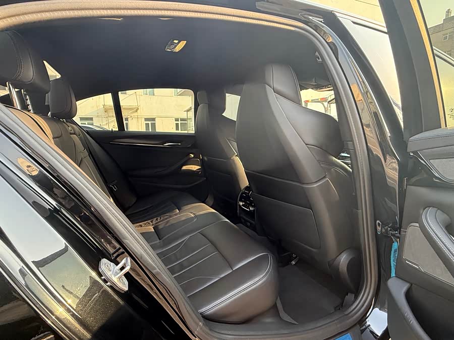 BMW M5 2019 صورة سيارة #10