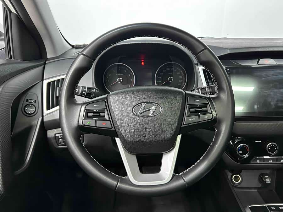 Hyundai ix25 2019 #10 Hyundai ix25 2019 car image #10