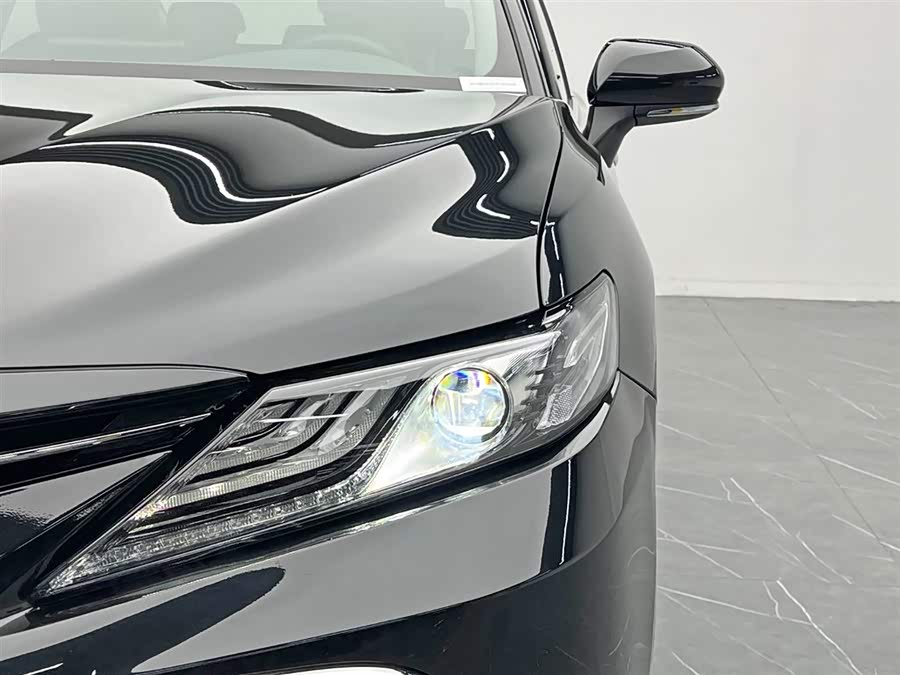 Toyota Camry 2021 car image #10