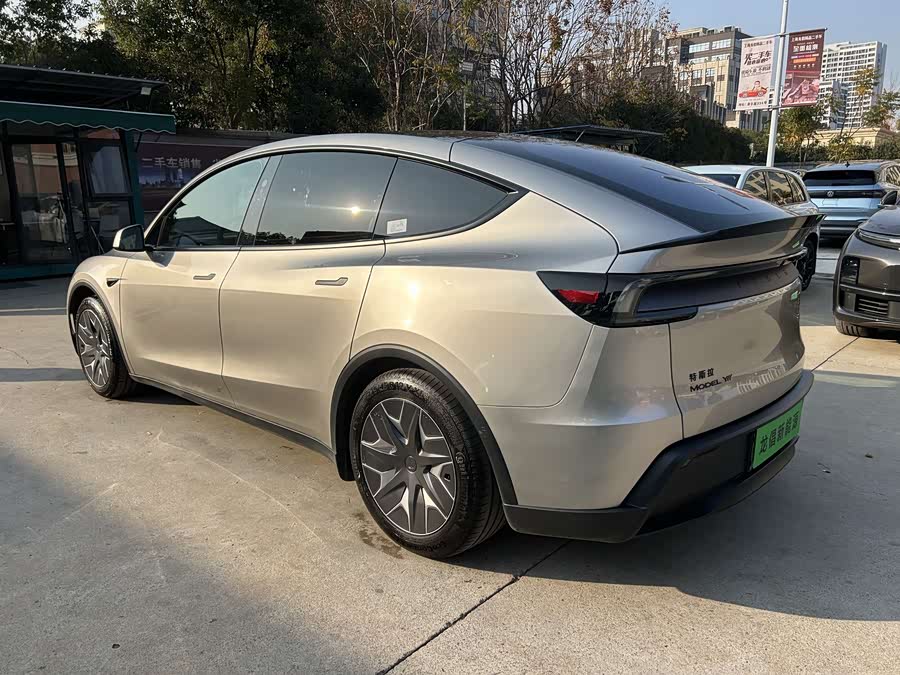 特斯拉 Model Y L 2025 汽车图片 #10