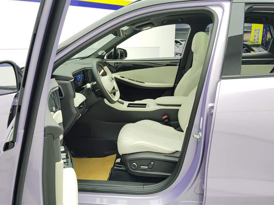 GEELY 2023 car image #10