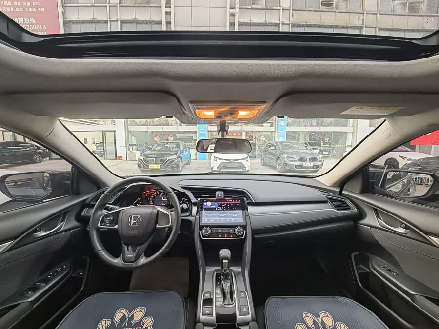 Honda Civic 2018 car image #10