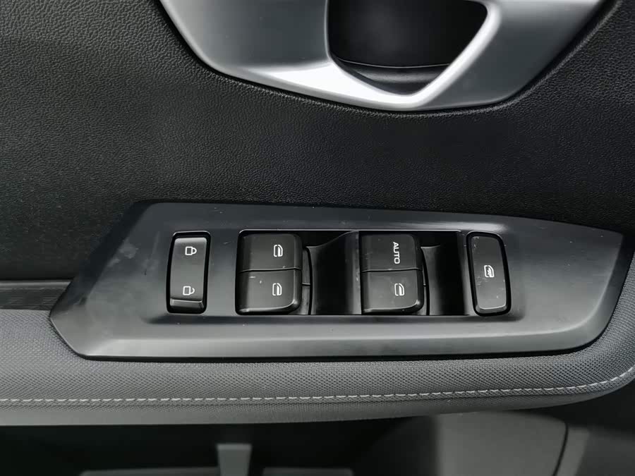 Wuling Asta 2023 #10 Wuling Asta 2023 صورة سيارة #10