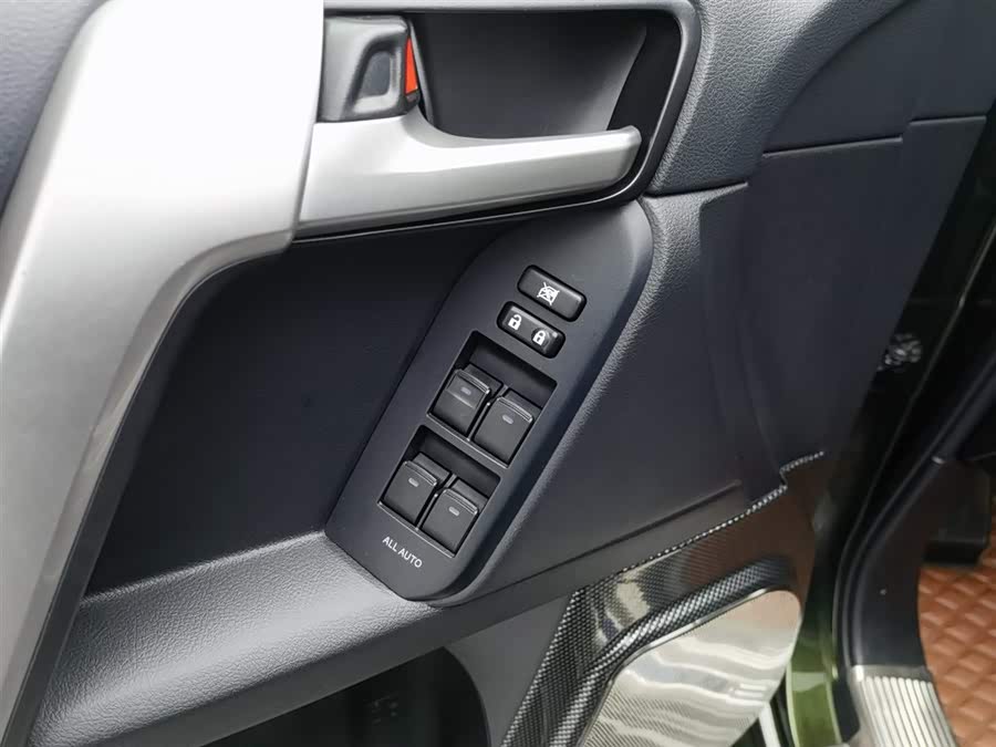 Toyota Land Cruiser Prado 2020 #10 Toyota Land Cruiser Prado 2020 car image #10