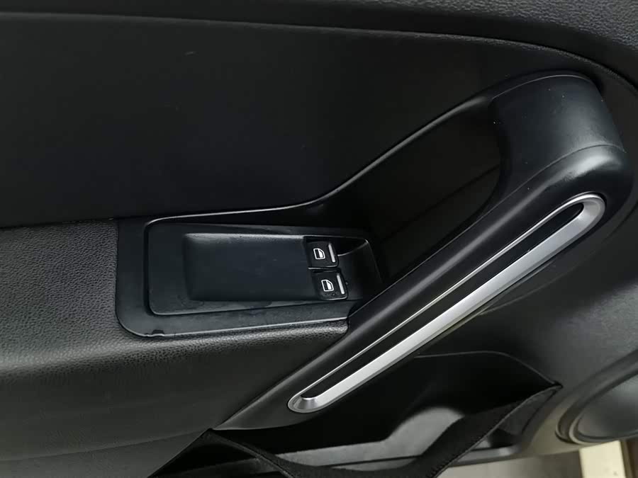 Volkswagen Beetle 2013 car image #10