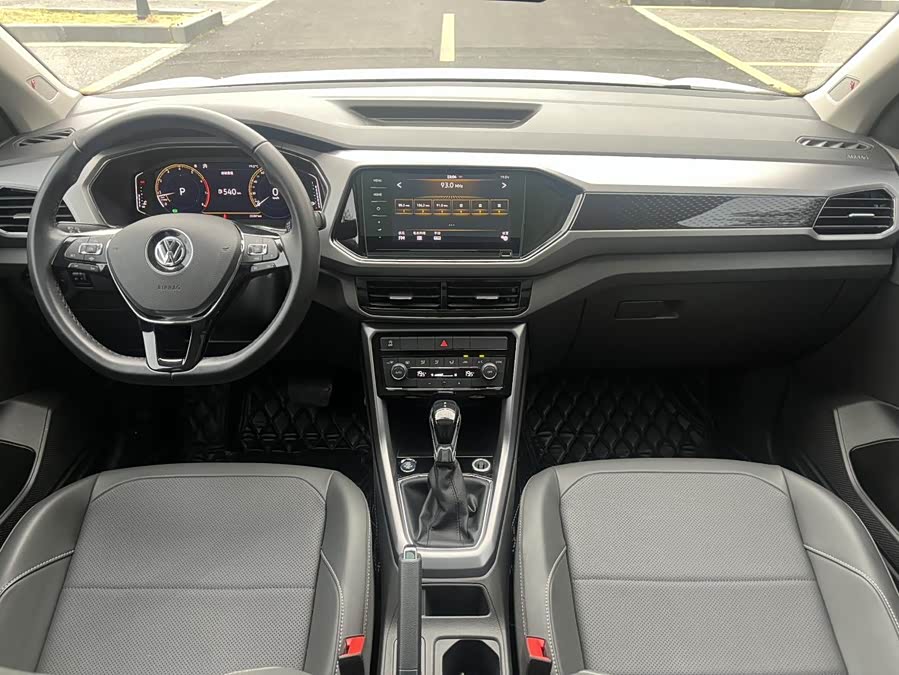 Volkswagen T-Cross 2020 #10 Volkswagen T-Cross 2020 car image #10