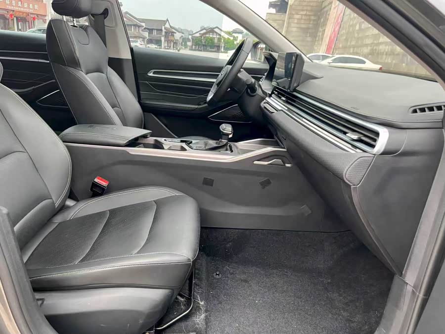 GEELY Emgrand 2021 car image #10