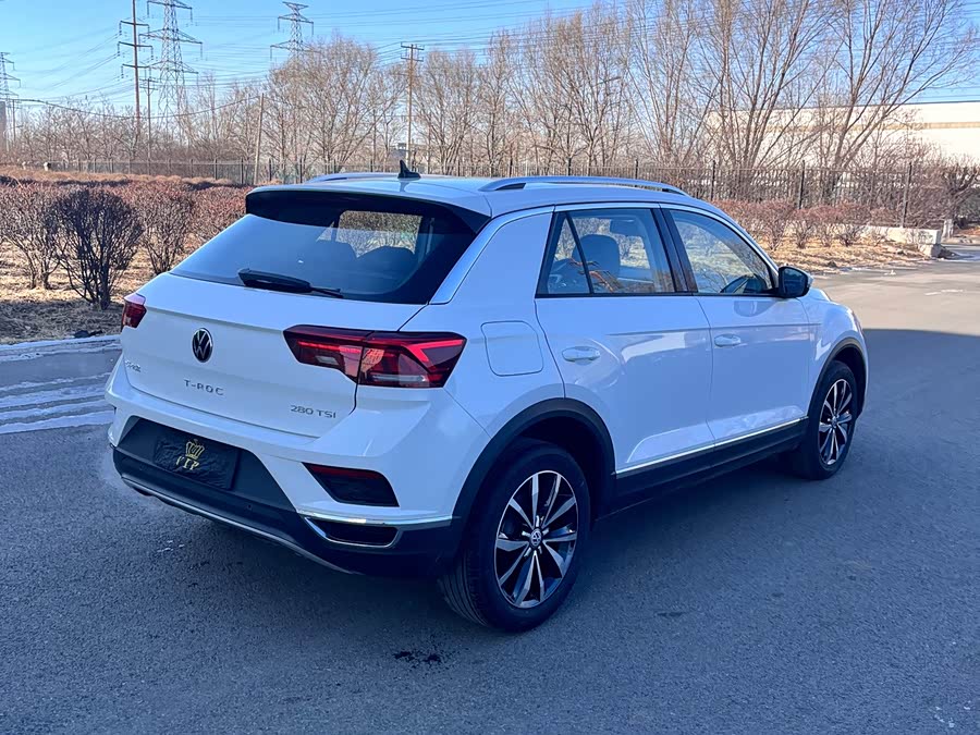 Volkswagen T-Roc 2022 car image #10