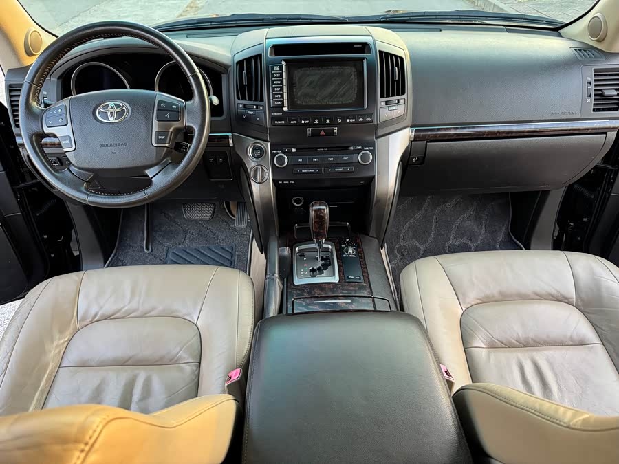 Toyota Land Cruiser 2008 car image #10