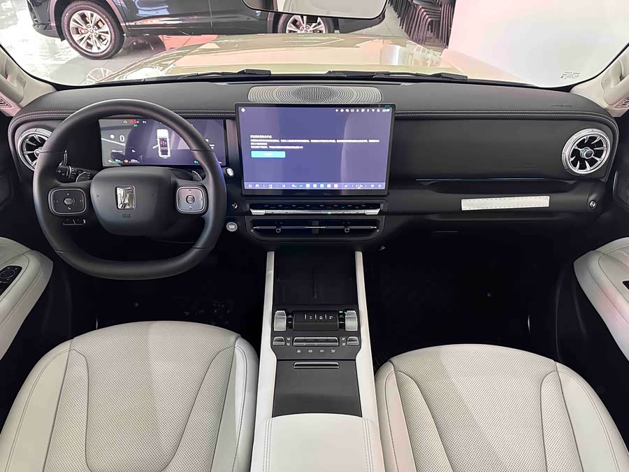 Tank 300 New Energy 2025 #10 Tank 300 New Energy 2025 car image #10